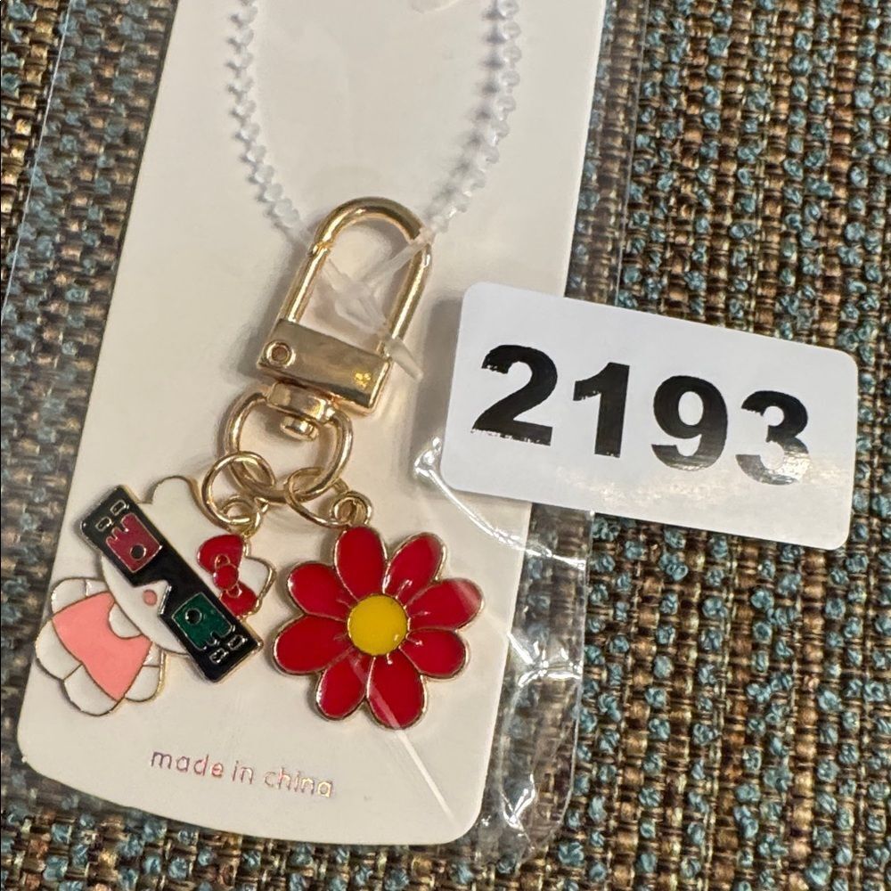 2193 Hello Kitty Zipper Pull &‎ Bag Charm